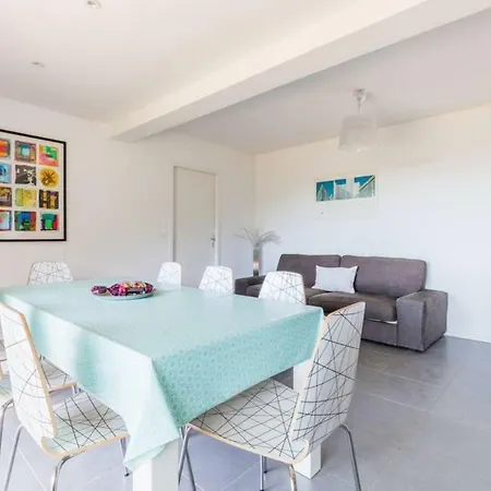 Apartamento Rez-de-jardin Face A La Mer A *