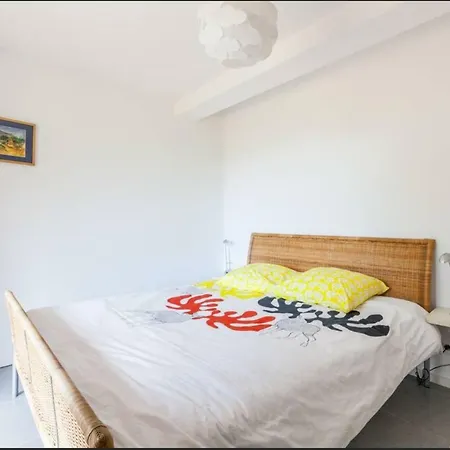 Appartamento Rez-de-jardin Face A La Mer A *